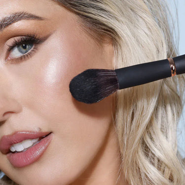 Cheek Luxe Brush YB5